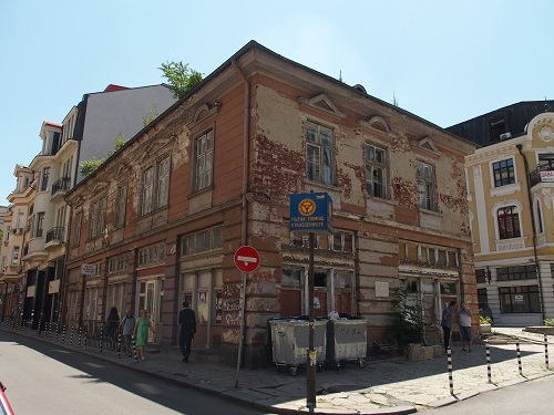 Sofia, Straßenecke, gegenüber dem Gebäude der Sozialistischen Partei Bulgariens. Foto: Wolfgang Schmale