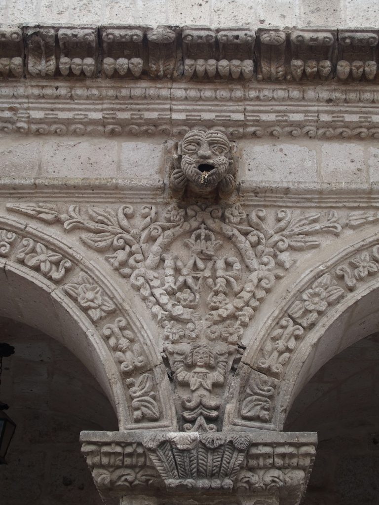 Arequipa Motive Kreuzgang der Jesuitenkirche