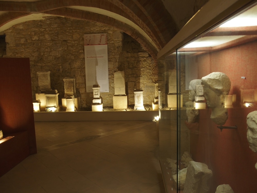 Lectoure, Stadtmuseum, Mithrasaltäre; Foto: Wolfgang Schmale