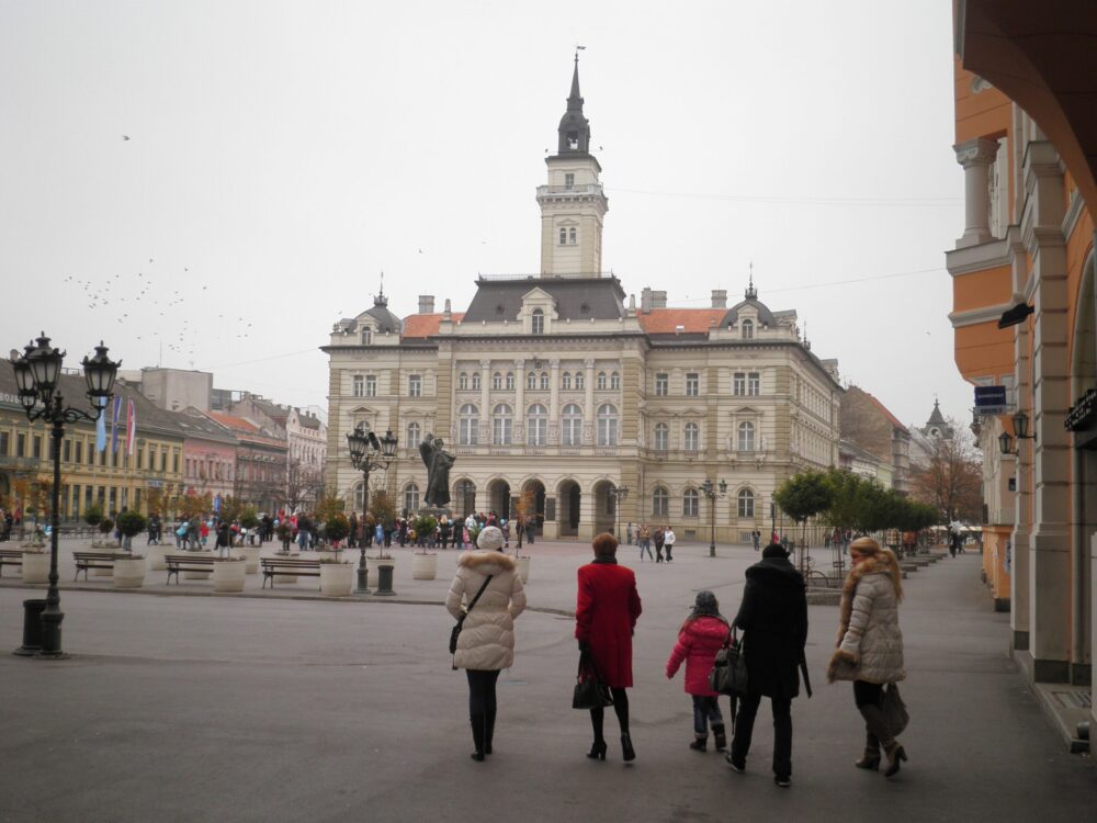 In Serbien gewinnt die Liste der Studierenden die Wahlen zum Parlament.